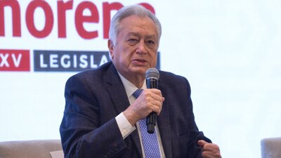 El director general de la CFE narró la historia de los saqueos al país, particularmente al sector eléctrico