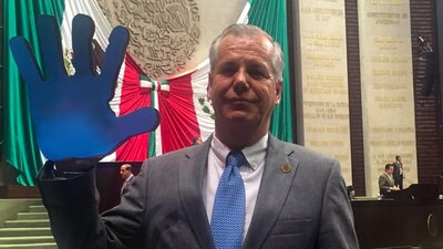 El legislador por Querétaro fue captado viendo una página para adultos en su curul