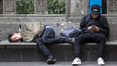 La mayoría de la población joven de México enfrenta condiciones laborales precarias