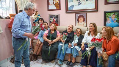 Los diputados convivieron con madres de la Ciudad de México en su día