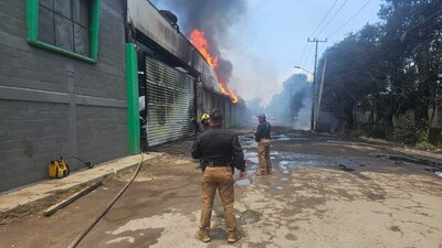 Bomberos ya controlan el fuego