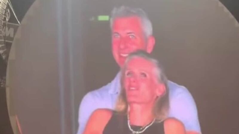 Kristin Cabot renuncia a su puesto, tras el escándalo viral en el concierto de Coldplay