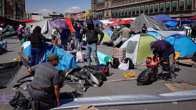 CNTE retira el plantón en el Zócalo en medio de amenazas de boicotear el Mundial 2026