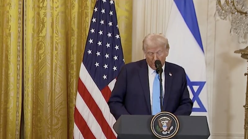 Trump dice que quiere que Estados Unidos tome posesión de la Franja de Gaza