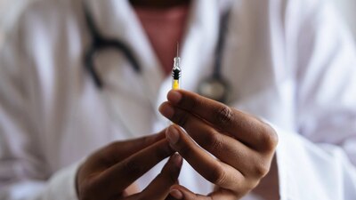 Pfizer y BioNTech dieron avances del resultado de sus pruebas intermedias