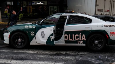 Aunque el violento sujeto intentó huir, fue detenido. Los hechos ocurrieron en la alcaldía Gustavo A. Madero