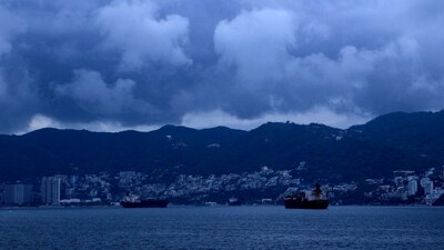 El huracán Bonnie subió a categoría 3 provocando lluvias al suroeste del país