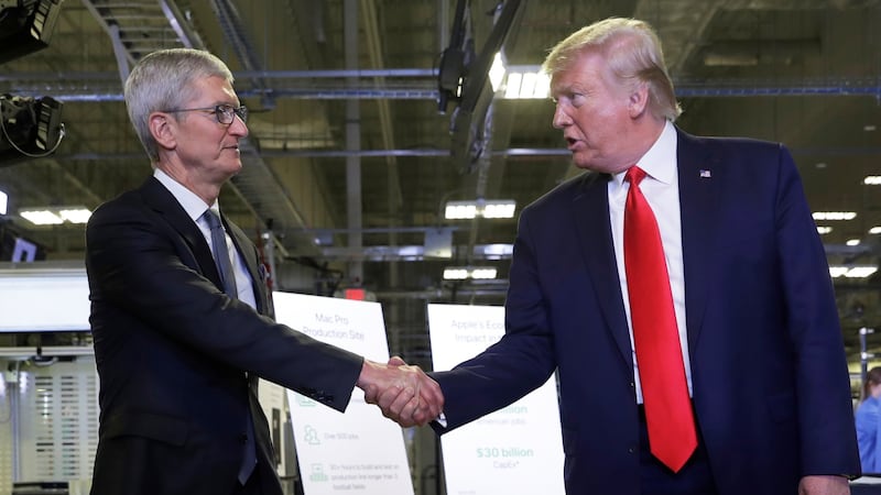 Apple invierte 100 mmdd en EU, ante amenazas de aranceles de Trump