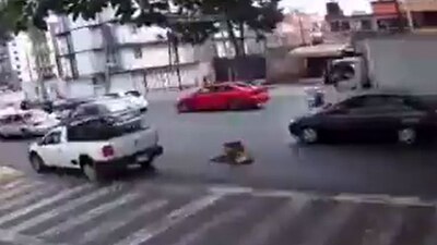 Las tapas suelen ser sustraídas para ser vendidas por kilo