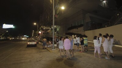 El gobernador dijo que hay derrumbes en avenidas y boulevares de Acapulco,