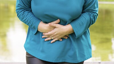 Una mujer fue al hospital por dolor de estomago y descubrió que estaba por dar a luz