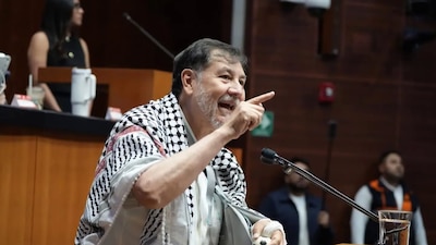 Tribunal Electoral revoca sanción contra Noroña por violencia política de género hacia Grecia Quiroz