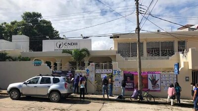 Mujeres de Tabasco se manifestaron en las instalaciones de la CNDH de la entidad