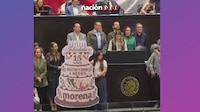 “15 años destruyendo a México”: diputados protagonizan ‘guerra de pasteles’ por aniversario de Morena