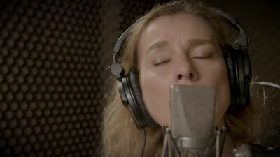 La esposa del líder de las encuestas mostró nuevamente su talento como cantante