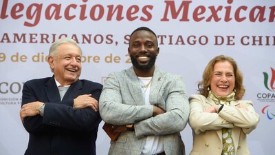 En la foto, Andrés Manuel López Obrador, Randy Arozarena y Beatriz Gutiérrez
