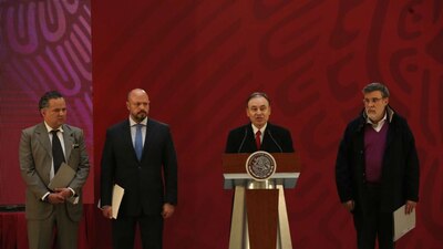 El secretario de Seguridad y Protección Ciudadana (al micrófono) anunció una nueva policía