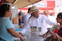 ¡Desbandada en Tabasco! Funcionarios y liderazgos de Morena renuncian en busca de una candidatura
