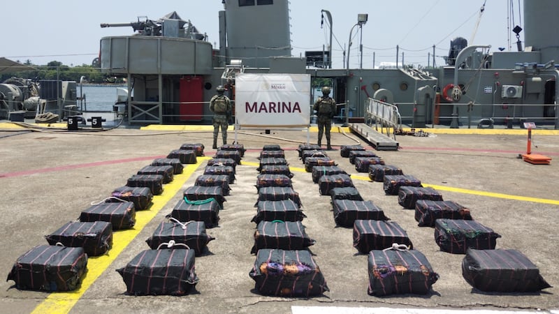 Marina asegura mil 600 kilos de cocaína en costas de Michoacán, con valor estimado de 340 mdp