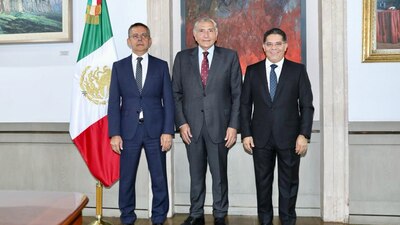 El secretario de Gobernación, Adán Augusto López, dio posesión del cargo a ambos servidores públicos.