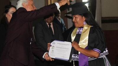 Josefina Isabel Villalobos portó con orgullo su traje tradicional