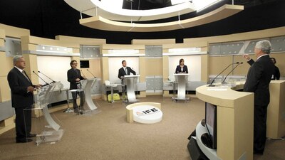 AMLO, Gabriel Quadri, Enrique Peña Nieto y Josefina Vázquez Mota durante un debate presidencial