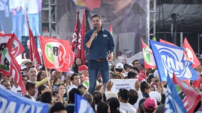 Dijo que tenía problemas de salud, por ello pidió licencia como Senador de la República