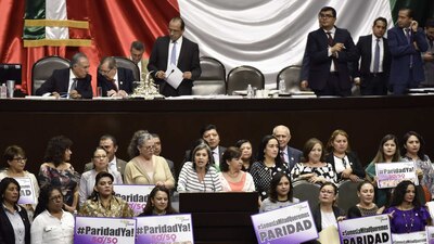 En los 3 niveles de gobierno deberá haber la mitad de mujeres
