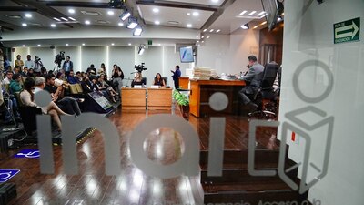 El Presidente indicó que promoverá una iniciativa para la desaparición del organismo