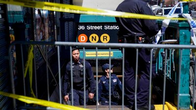 Las autoridades están revisando videos en redes sociales donde James critica a Estados Unidos.