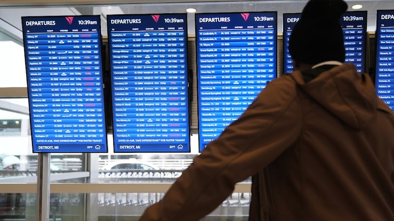 ¡Caos en Estados Unidos! Suman más de 2 mil vuelos cancelados por cierre de gobierno