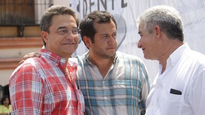 Al primero, lo acusan de delitos electorales, tras recibir dinero en efectivo