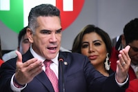 ‘Alito’ Moreno denuncia a Fernández Noroña ante la FGR por amenazas; pide protección a la Segob