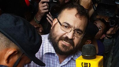 El exgobernador cambió de apariencia