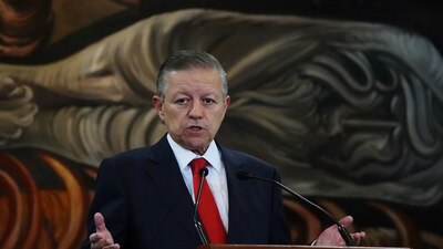 Los abogados reprobaron las declaraciones de AMLO sobre Zaldívar