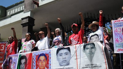 Aún hay 5 órdenes de captura contra militares por el caso Ayotzinapa