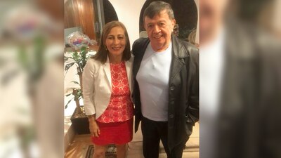Tatiana CLouthier junto a Xavier López 'Chabelo'