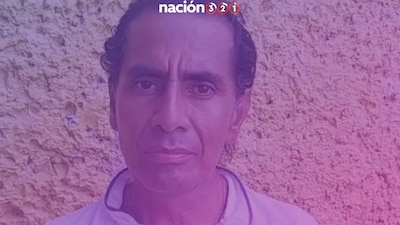 Según los primeros reportes, de la policía municipal, un hombre solitario se le acercó y lo apuñalo con un cuchillo.