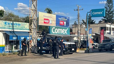 Los primeros reportes indican que tres personas se acercaron al edil para pedirle recursos económicos.