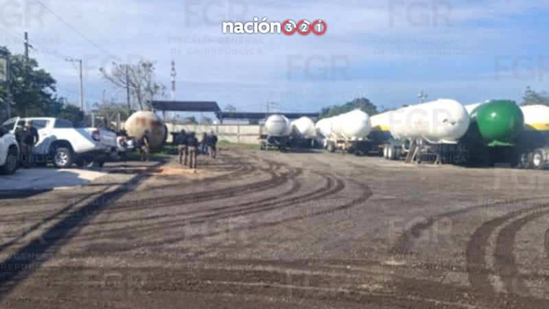 ¡Combustible ilegal! Aseguran 82 mil litros de huachicol en Veracruz