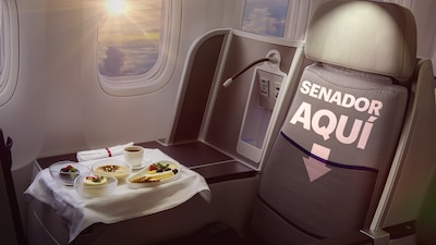 Los senadores viajan en este tipo de asientos si el vuelo es internacional
